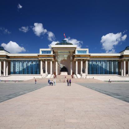 Ulan Bator - Gouvernment Palace Voyage en Mongolie : Le Bouddhisme des Steppes