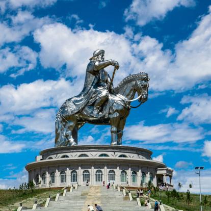 Ulan Bator - Genghis Khan Statue Complex Voyage en Mongolie : Découverte à travers le Désert de Gobi