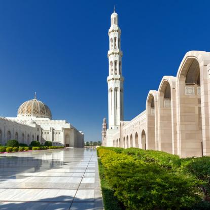 Muscat -Sultan Qaboos Grand Mosque Voyage à Oman : Du Jebel Akhdar à la Mer