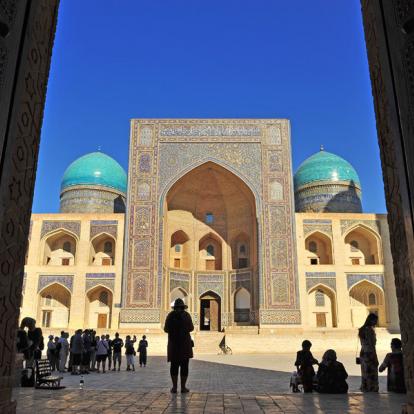 Circuit en Ouzbékistan : Au Pays des Dômes Bleus