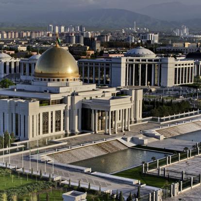 Ashkhabad - Palais Presidentiel Voyage en Ouzbékistan : Marguiane, Chorasmie et Transoxiame