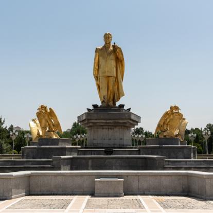 Voyage au Turkménistan : Les Charmes Cachés du Désert