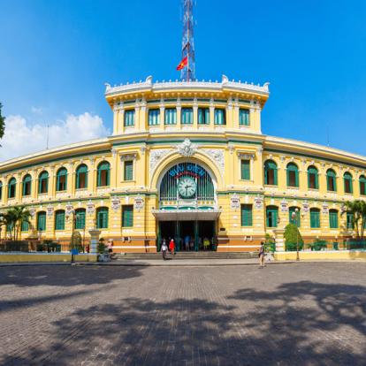 Ho Chi Minh - Central Post Office Voyage au Vietnam : Hors des Sentiers Battus
