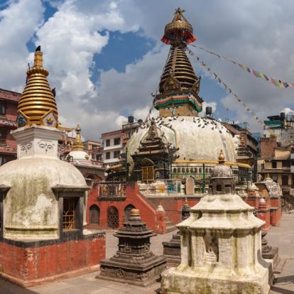 Katmandou- Kathesimbu Stupa is Buddhist stupa Voyage au Népal - L’immanquable Trek du Camp de base de l’Everest