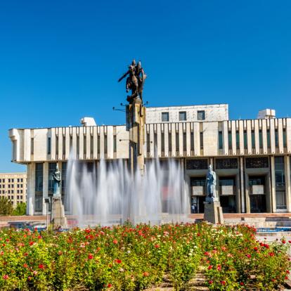 Bishkek - Kyrgyz National Philharmonic named after Toktogul Satylganov Voyage au Kirghizistan - Escapade nomade de lacs en parcs naturels