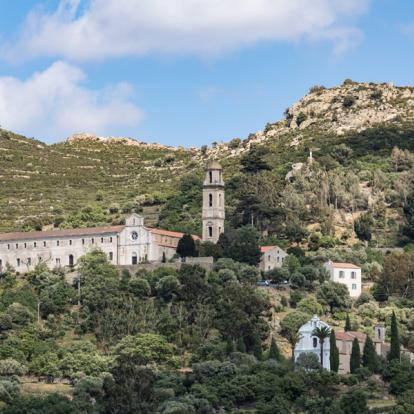 Circuit en Corse - Yoga et randonnée sur l’île de beauté