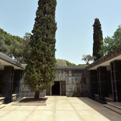 Rothschild family tomb in Ramat Hanadiv in Zikhron Yaakov Voyage en Israël - Echappée Belle en Galilée