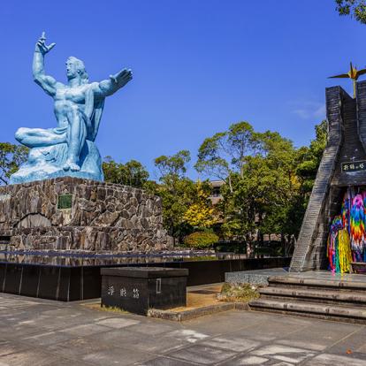 Nagasaki Peace Monument Voyage au Japon - Explorez Kyushu Autrement