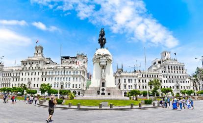 Lima - Plaza San Martin A Découvrir au Pérou - Lima