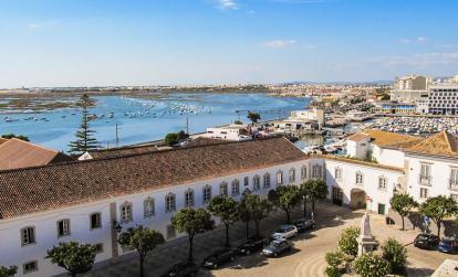 Faro - Largo da Se et le port de Faro A Découvrir au Portugal - Faro