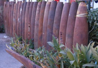 Recyclage des bombes Plaine des Jarres Voyage au Laos de la Famille de Christine